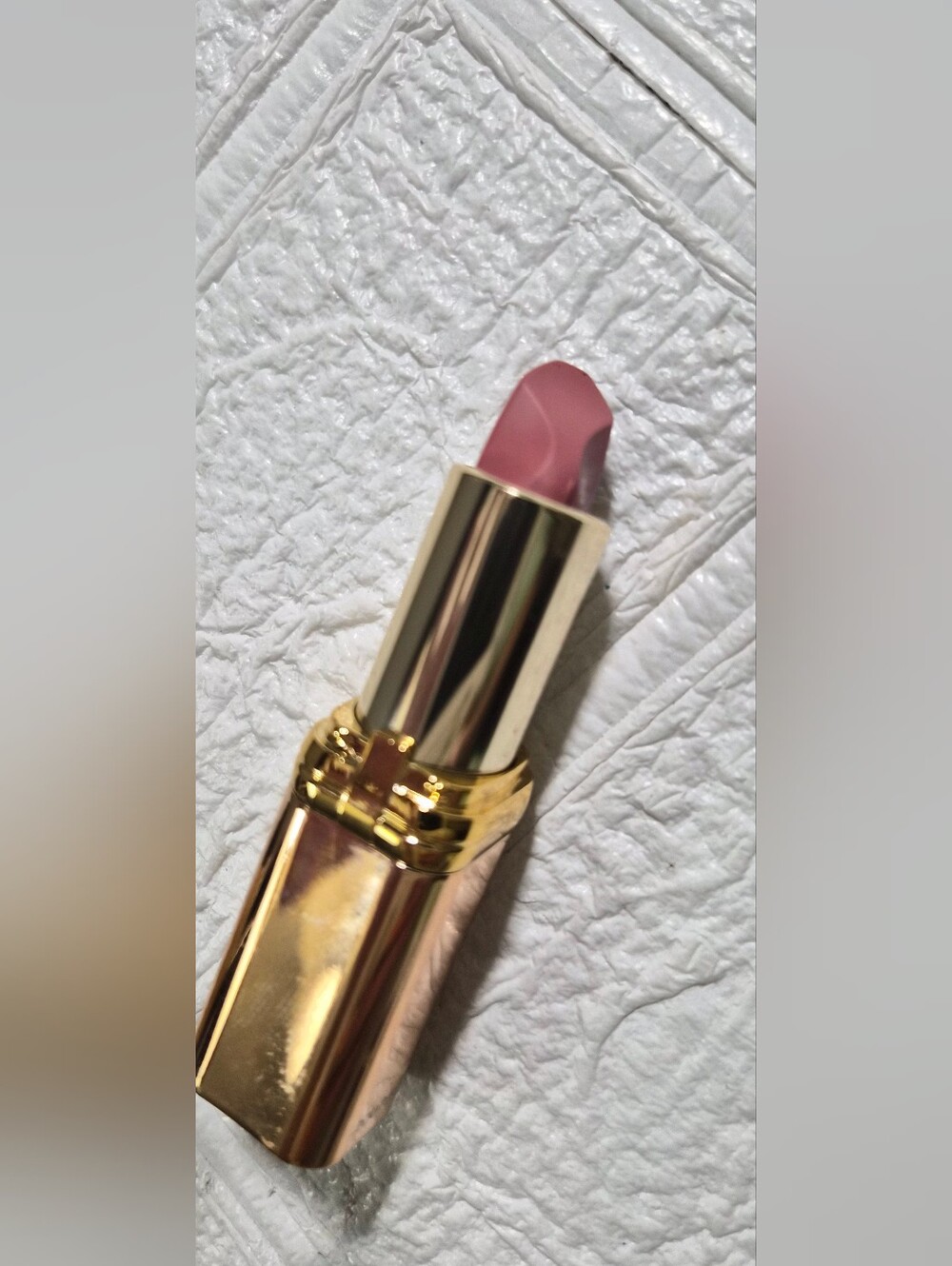 L'Oréal Colour Riche Nude Intense Lipstick in the shade 173 Nu Impertinent